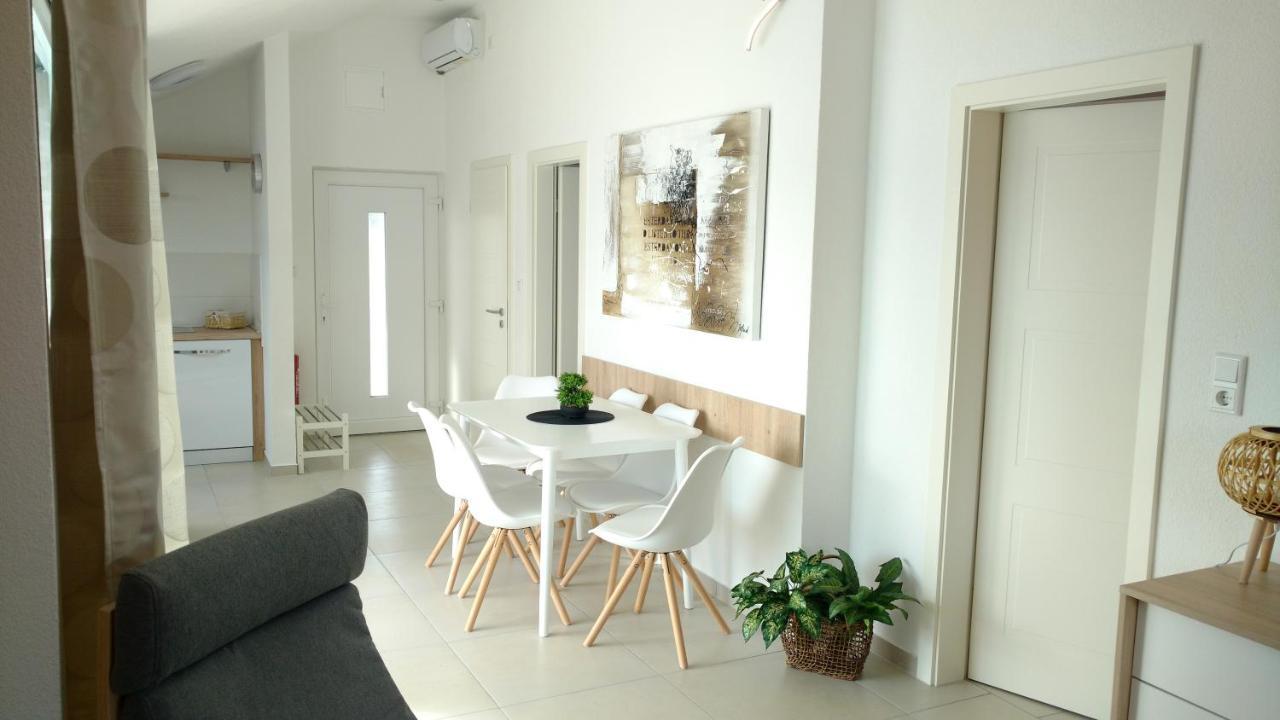 Villa Maluma Рогозница Экстерьер фото